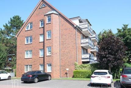Bezugsfreie, großzügige Oberwohnung mit Stellplatz, Balkon und Keller - Aurich