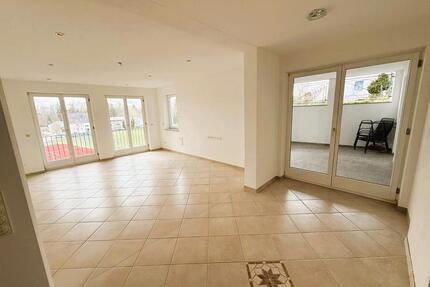 Außergewöhnliche helle frisch renovierte 2 R. Whg im Herzen DLG - Traunstein