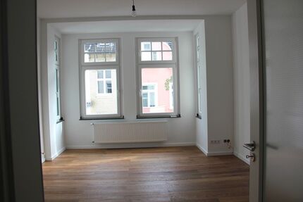 Schöne helle Altbauwohnung - 990,00&nbsp;EUR Kaltmiete, ca.&nbsp; 72,00&nbsp;m&sup2;&nbsp;Wohnfl&auml;che in Düsseldorf (PLZ: 40625)