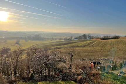Was für eine Aussicht... - 298.000,00&nbsp;EUR Kaufpreis, ca.&nbsp; 114,00&nbsp;m&sup2;&nbsp;Wohnfl&auml;che in Kulmbach (PLZ: 95326) Mangersreuth