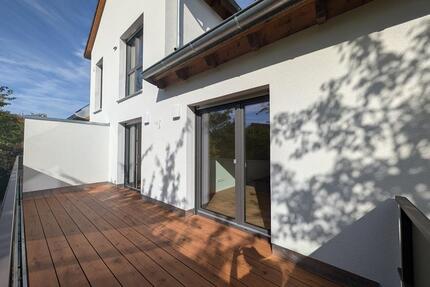 Erstbezug: Energieeffiziente 3-Zimmer-Wohnung mit Blick ins Grüne - Erlangen Alterlangen