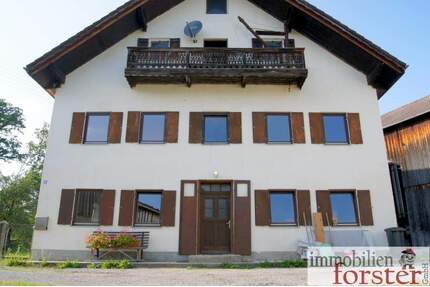 Großes Bauernhaus in ruhiger Lage von Peißenberg (Dorf)!