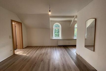 Charmante Dachgeschosswohnung Untermeiderich - Duisburg Mittelmeiderich