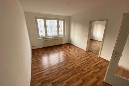 Wohnung zum Mieten in Suhl 291,34 € 44.25 m²