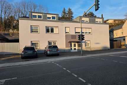 ETW 155 m² * neue Klimaanlage * NEU renoviert mit PKW Stellplatz - Saarbrücken Brebach-Fechingen