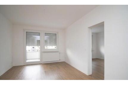 Sehr schöne, helle 2 Zi-Whg mit Balkon, neuer EBK und AA in Mainz