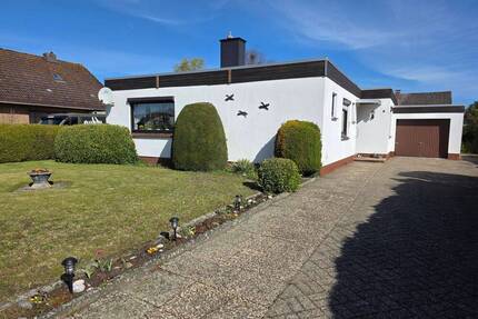 Solides Flachdachhaus mit Gartenidylle in angenehmer Wohnlage - Weener
