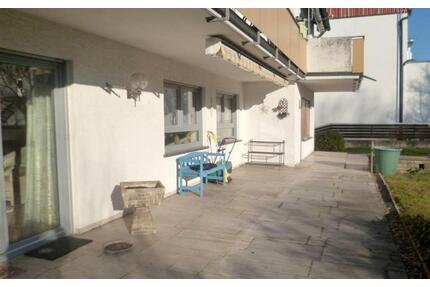 Großzügige 3-Zimmer-Wohnung mit sonniger Terrasse, Garten und Einbauküche - Estenfeld