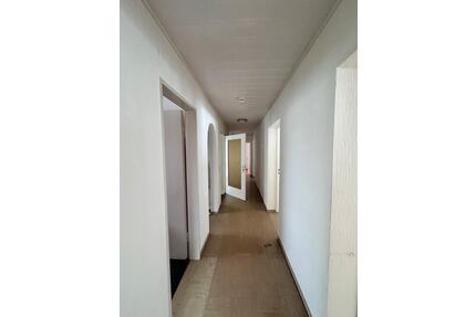 Attraktive 4-Zimmer-Wohnung mit Balkon, Terrasse, Garten & Garage - Bad Urach