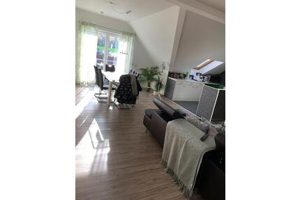 Helle 2-Zi.-DG-Wohnung mit Balkon, EBK und Stellplatzoption - Schwalmstadt