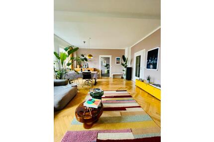 Helle 75 qm Altbauwohnung mit Balkon – Nürnberg 90489