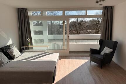 Möblierte Balkon Wohnung mit PKW Stellplatz, sofort verfügbar - Hamburg Altona