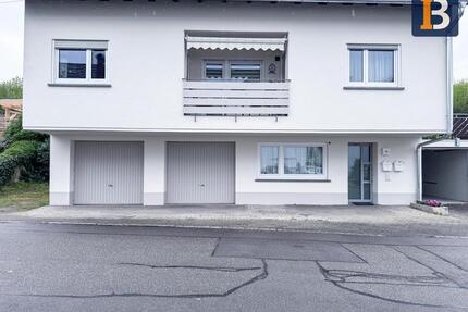 Helle, gemütliche Dachgeschoss-Wohnung in Bad-Bellingen mit Garage und Freisitzplatz - Bad Bellingen