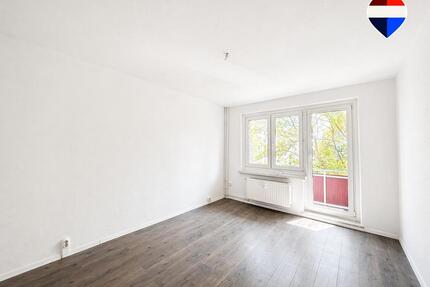 Helle 3-Zimmer-Wohnung mit Tageslichtbad und Balkon - Magdeburg Nordwest