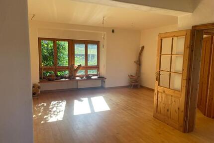 Freistehendes Haus mit viel Potential – 2 Wohneinheiten möglich, - Mömbris