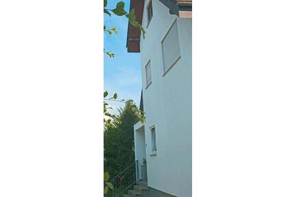 Mehrgenerationenhaus 2 Wohn. u. ELW in guter Lage in Bönnigheim