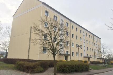Zentral und ruhig: 4-Raum-Wohnung am Marktplatz - Löcknitz