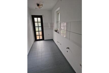 Frisch renovierte 2-Zimmer-Wohnung in Kamp-Lintfort-800€Warm