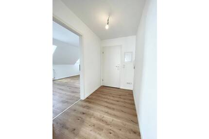 Lichtdurchflutete 3-Zimmer-Dachgeschosswohnung mit Charme und Komfort in der Innenstadt - Lemgo