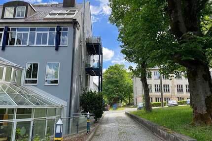 Haus zum Kaufen in Neuhaus am Rennweg 2.180.000,00 € 1675 m²