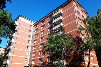 Modernisierte 3 Zimmerwohnung in Wedel zur niete- Wentzel Dr.