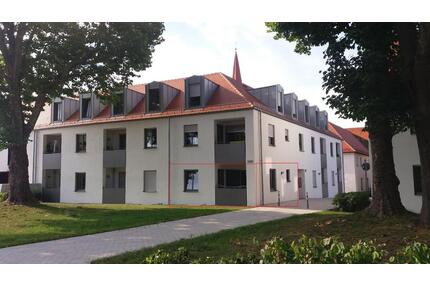 1 12 Zimmer-Wohnung, 92318 NeumarktOpf. - provisionsfrei ! - Neumarkt in der Oberpfalz Altenhof