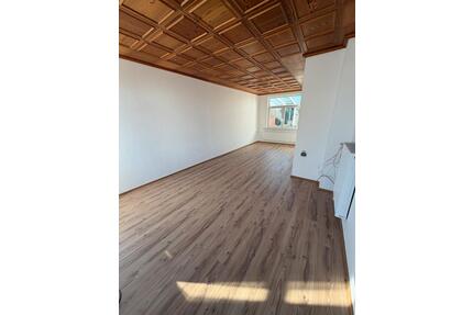 122 m², 5 Zimmer – frisch renoviert, mit Garten & Garage- in Hoya