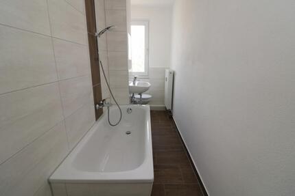 Auch für Nichtschwimmer geeignet...3-RW mit modernem Wannenbad! - Freiberg