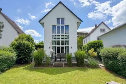 Haus zum Kaufen in Eschborn 649.000,00 € 238.99 m²