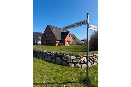 Exklusives Zweifamilienhaus mit großem Garten - Neukirchen