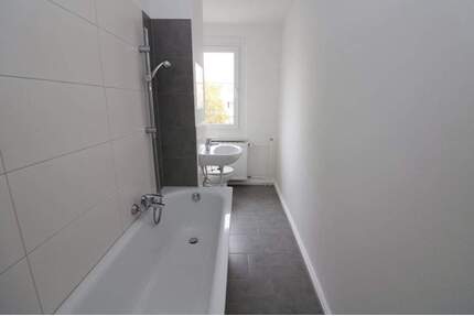 Auf die Plätze...fertig...mieten!!! Große 3-RW mit Wanne u. Balkon... - Freiberg