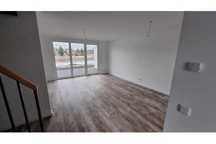 Reihenhaus zu vermieten - 1.700,00&nbsp;EUR Kaltmiete, ca.&nbsp; 120,00&nbsp;m&sup2;&nbsp;Wohnfl&auml;che in Pirna (PLZ: 01796)