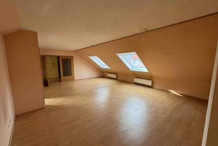 Charmante 3-Zimmer-Dachgeschosswohnung - Ihr neues Zuhause in ruhiger Lage von Bretten - Zentrum - Bretten - Kupferhälde