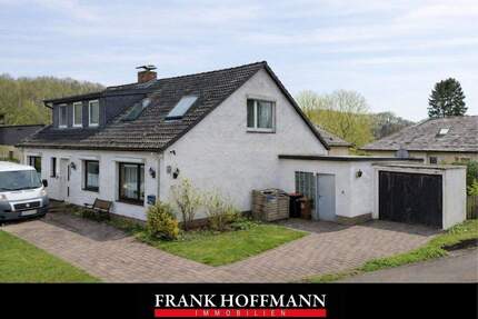 Sanierungsbedürftiges Zweifamilienhaus auf großzügigem Grundstück in Sievershütten