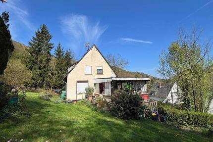 Freistehendes Einfamilienhaus in ruhiger idyllischer Ortsrandlage - Traben-Trarbach
