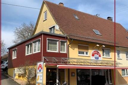 Doppelhaushälfte mit einer Wohnung und vermietetem Ladengeschäft - Oberndorf am Neckar / Bochingen