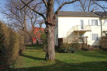 Doppelhaushälfte mit großen Garten, Sanierungsobjekt oder Neubau - Frankfurt am Main West