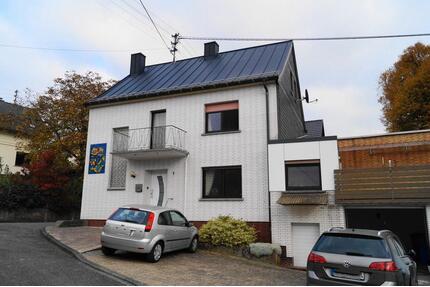Einfamilienhaus als Kapitalanlage in ruhiger Lage - Straßenhaus