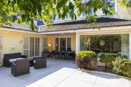 Besondere Liegenschaft in Bestlage von Lövenich mit zusätzlichem Baufeld, 6 Schlafzimmer - Köln / Lövenich