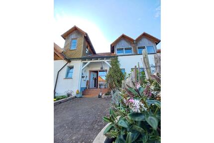 Traumhaftes Architektenhaus mit Pool & großem Grundstück - Bad Arolsen