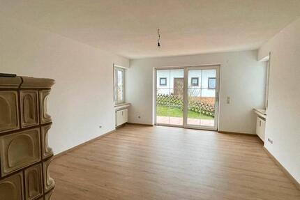 Helle 3,5 Zimmer Wohnung mit Garten und Kachelofen in Kinsau