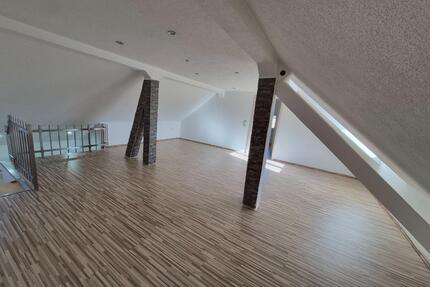 2-Zimmer Dachgeschosswohnung - 650,00&nbsp;EUR Kaltmiete, ca.&nbsp; 85,00&nbsp;m&sup2; in Nennslingen (PLZ: 91790)