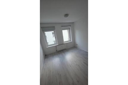 Mietwohnungen - 850,00&nbsp;EUR Kaltmiete, ca.&nbsp; 110,00&nbsp;m&sup2; in Emmerthal (PLZ: 31860)