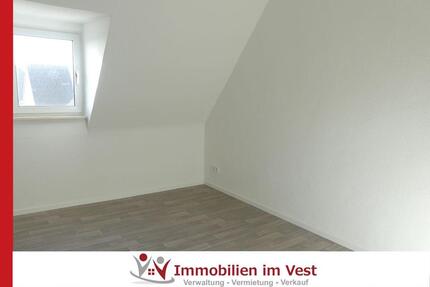 ***Singles aufgepasst*** helle renovierte Dachgeschosswohnung wartet auf Ihren Einzug - Haltern am See