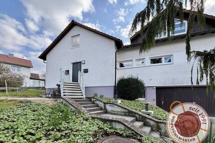 Großzügige 4-Zimmer-Dachgeschosswohnung mit Loggia, Gartenanteil mit E-Ladestation! - Balingen Endingen