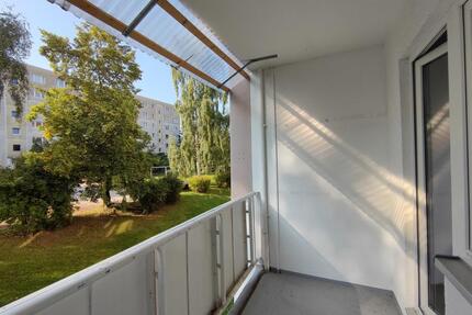 ERDGESCHOSSWOHNUNG mit BALKON und DUSCHBAD - Zeitz