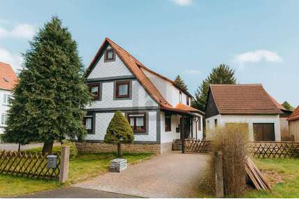 Haus zum Kaufen in Schleusingen 180.000,00 € 165 m²