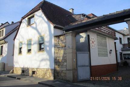 FREINSHEIM, Wohnung, älteres Baujahr, mit Keller und Garage, gepflegt. Verkaufspreis 248 000,00 Euro.