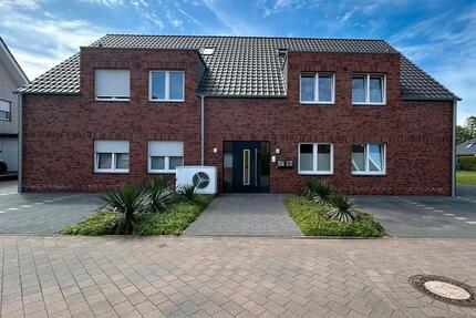 Moderne, helle 85 qm Wohnung 1.OG, Balkon & extra Fläche im DG - Vreden