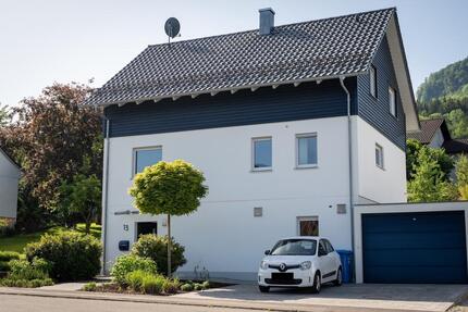 Haus mit großem Garten - 679.000,00&nbsp;EUR Kaufpreis, ca.&nbsp; 167,00&nbsp;m&sup2; in Albstadt (PLZ: 72459) Gemarkung Burgfelden